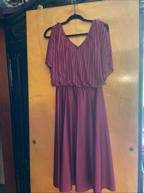 Vintage Burgundy V-Neck Blouson Midi Dress